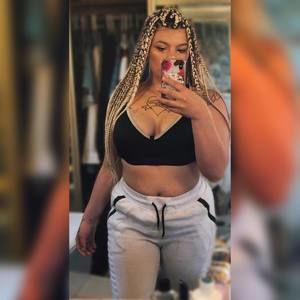 Meet your Posher, Leeann